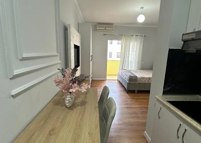 Ne Golem,durres,albania 2 Min From Sea
